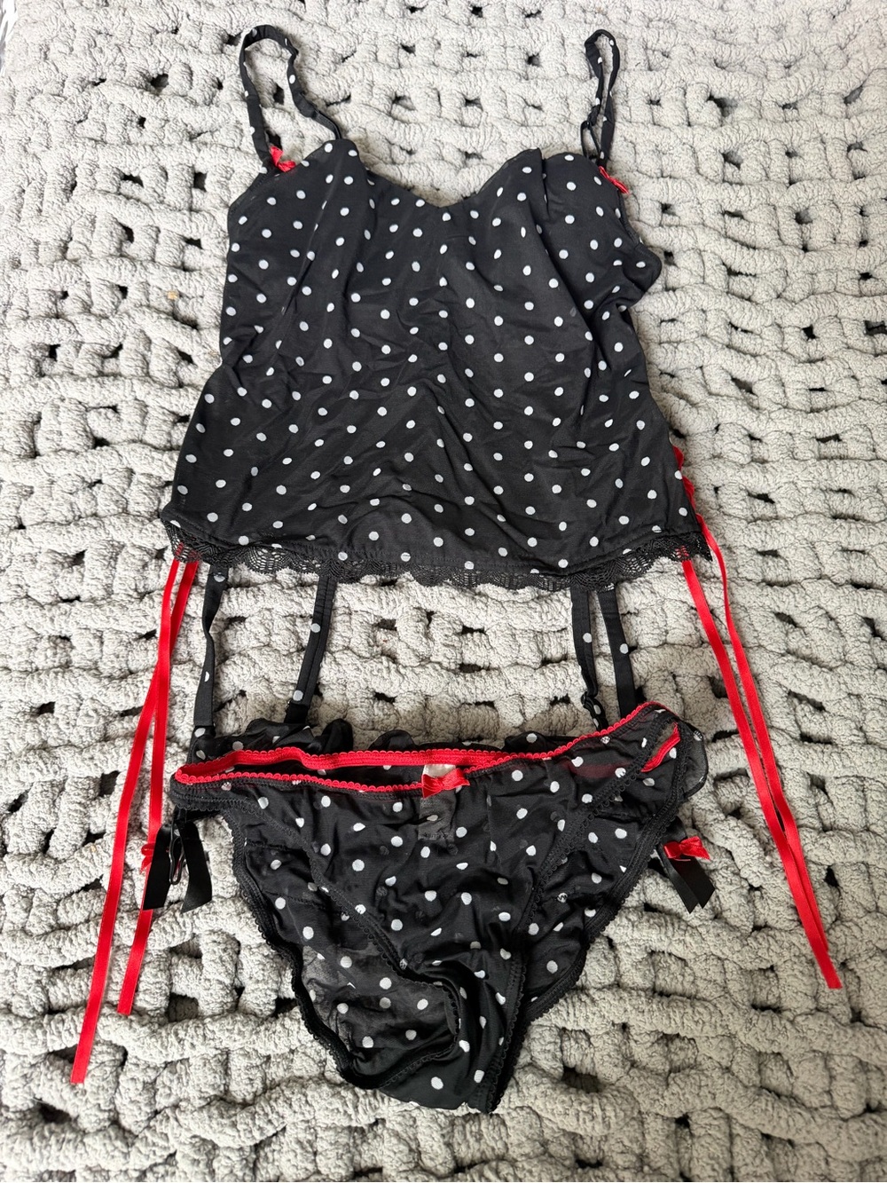 NWOT Victoria's Secret polka dot set 32B